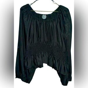 Arula Black Top